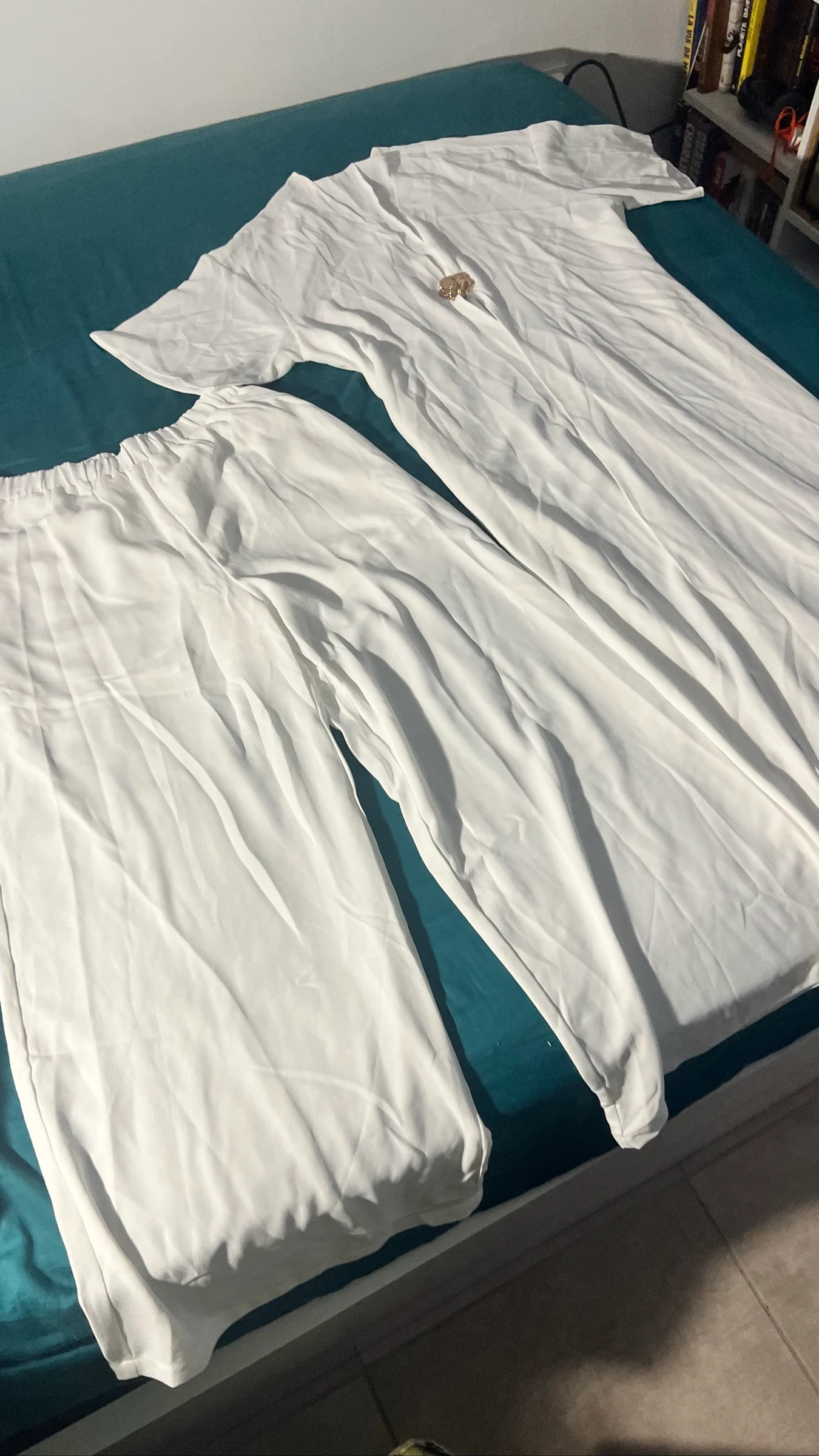 Ensemble élégant blanc en 2 pièces . – photo 5
